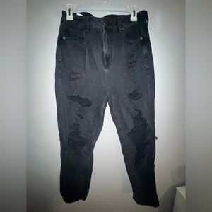 AE ripped boyfriend jeans- black
